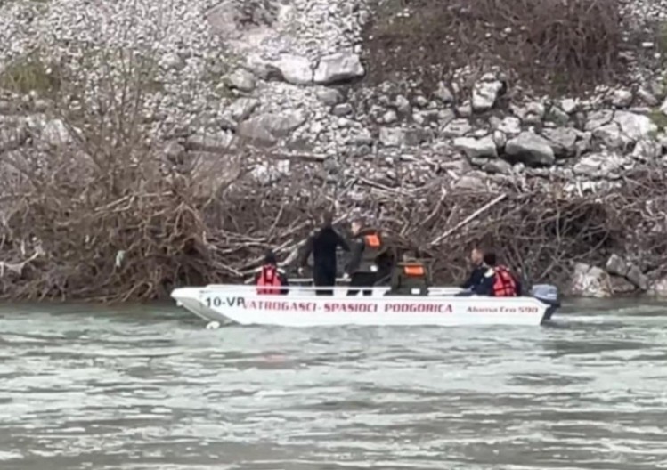 Vatrogasci i ronioci tragaju za majkom i djetetom koji su nestali u Podgorici
