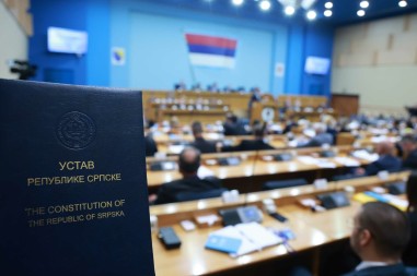 Usvojen Nacrt ustava Republike Srpske, predviđa pravo na samoopredeljenje i ujedinjenje sa drugim državama