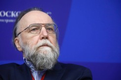 DUGIN Globalističke lijevoliberalne snage namjeravaju da sprovedu obojenu revoluciju u Srbiji