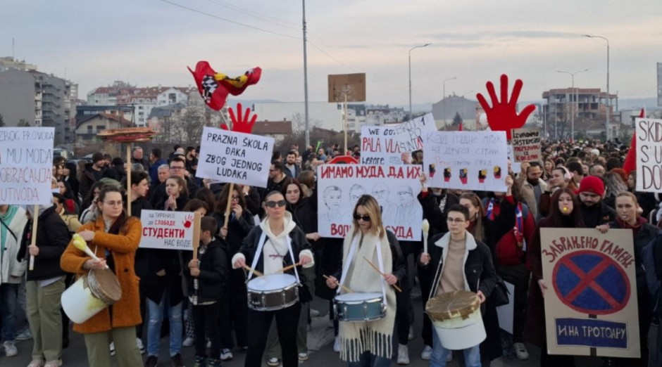 Studenti u blokadi pomjerili protest na Slaviju pa se predomislili