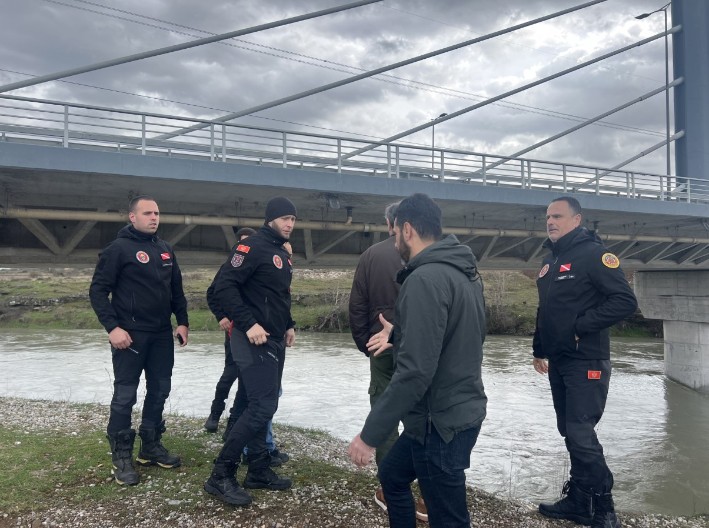 Četvrti dan potrage za majkom i djetetom, nivo vode veliki, vidljivost smanjena