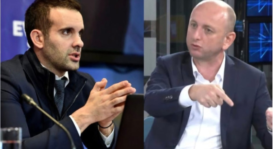 KNEŽEVIĆ "PUMPA" PREMIJERA Miki, kad ti je trebalo, više si ti Vučiću poslao poruka obožavanja i divljenja, nego ja mojoj ženi dok sam joj se udvarao