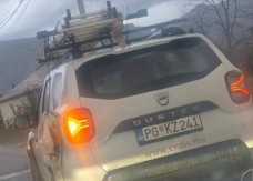 BEZ KOMENTARA Službenici CEDIS-a provozali mrtvu mačku okačenu o krovni nosač službenog vozila (foto)