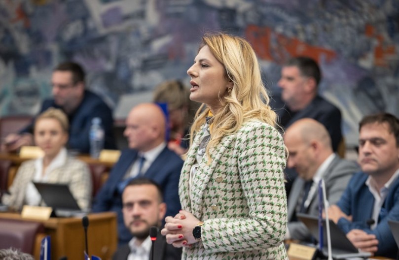 PES POSLANICA Glas za DPS je glas za kriminal