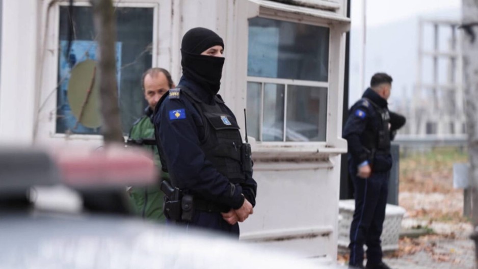 Specijalci tzv. kosovske policije pretresaju kuće na teritoriji opštine Zubin Potok