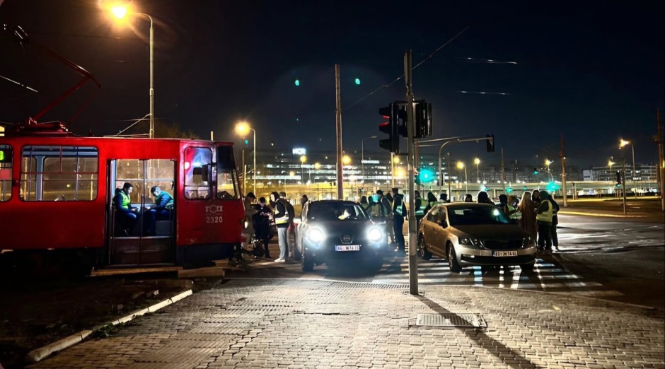 Studenti blokirali izlaze iz garaže GSP-a Novi Beograd i tramvajskog depoa Centrala