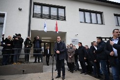 VUČIĆ PORUČIO BLOKADERIMA: Ne rušite istoriju i škole u ime lažnih ideologija