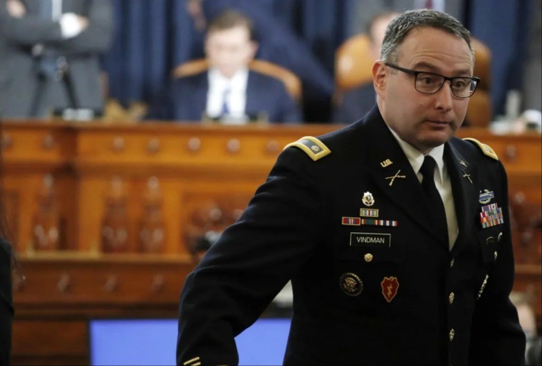 UKRAJINAC IZ IMPIČMENTA KREĆE U NAPAD: Svjedok protiv Trampa ulazi u trku za Senat