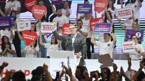 Vučić o političkim protivnicima: Strancima obećavaju poslušnost, a od naroda kriju šta bi radili