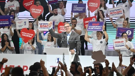Vučić o političkim protivnicima: Strancima obećavaju poslušnost, a od naroda kriju šta bi radili