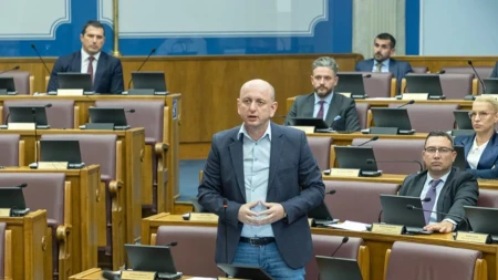 Knežević otkrio ko će iz Crne Gore glasati za Vučića: Pola Glavnog odbora PES-a je u biračkom spisku Srbije