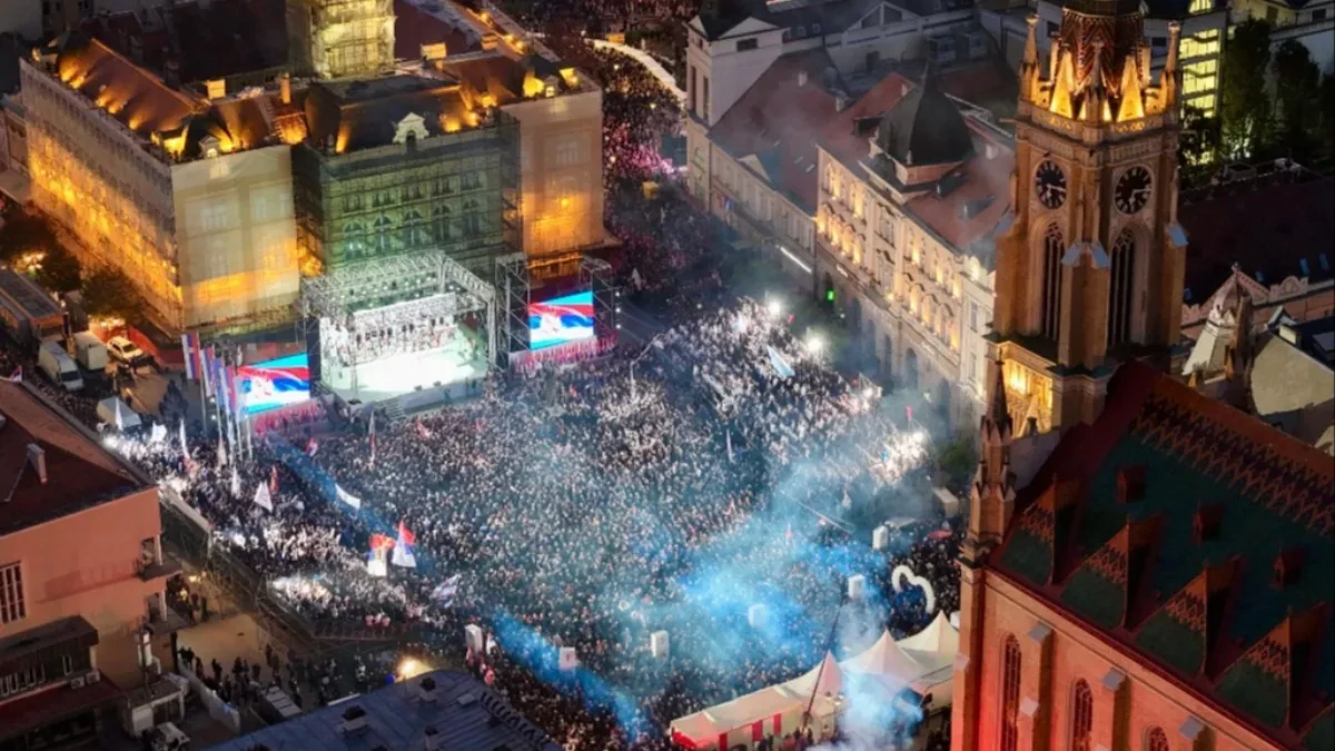 Vučić pred 110.000 ljudi u Novom Sadu: Milijarde evra su uložili da unište Srbiju, ali je narod rekao – ne damo otadžbinu!