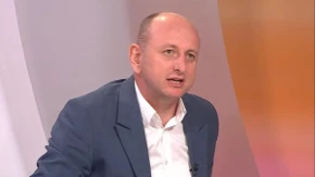 Knežević pozvao Bokelje da sruše ploču u Morinju: Donesite macole, dolazim i ja