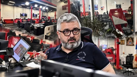 Vučićević optužio policiju: Gledali su napad na „Informer” i nisu reagovali