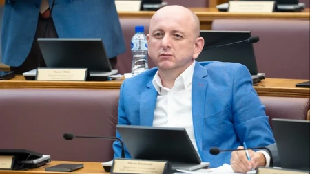Knežević uzvratio Bakiću: Ne pada mi na pamet da od tebe tražim političku milost