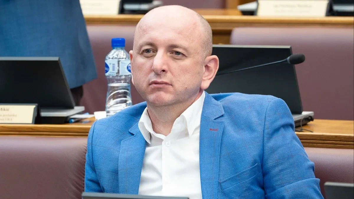 Knežević sa kobile Mare odgovorio Milošu Medenici na optužbe o stanovima i „audiju”