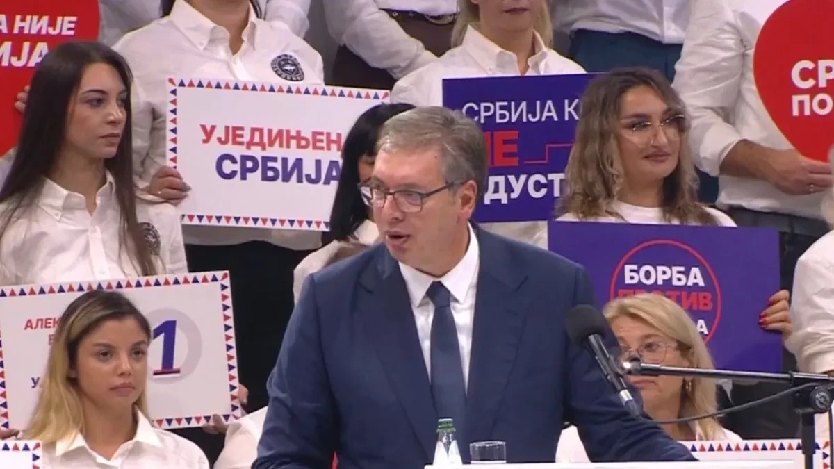 Vučić: Velika sila spolja udarila je na Srbiju, ali nisu uspjeli da slome srce našeg naroda