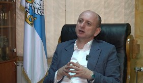 KNEŽEVIĆ: Mujoviću podnesi ostavku, nije fotelja sve u životu