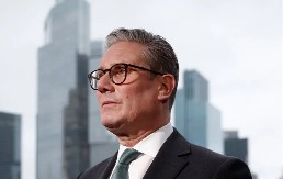 „MORAMO BITI SPREMNI ZA BORBU“ – Starmer traži jačanje vojske i pritisak na Moskvu