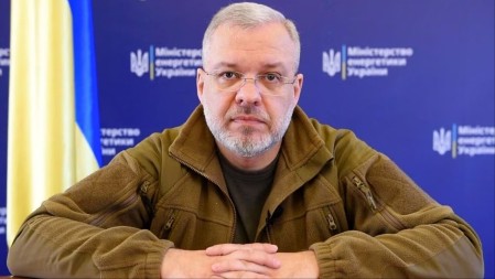 IZVEDEN IZ VOZA NA GRANICI: Drama u Ukrajini, bivši ministar pokušao bjekstvo pa uhapšen