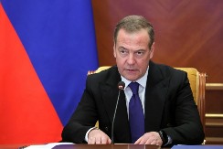 MEDVEDEV O NAPADU NA IRAN: Pregovori bili samo paravan za rat