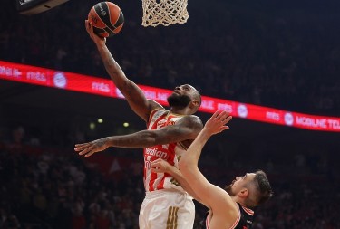 Odbrana za pamćenje i potpuni preokret: Zvezda slomila Hapoel u Areni