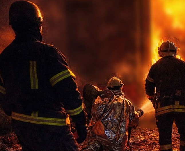 EKSPLOZIJE I PLAVA SVJETLA ZA UZBUNU U KIJEVU: Gori „Rošen“ u vlasništvu Petra Porošenka