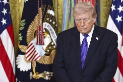 Od Rusije do Izraela: Teorije zavjere o kontroli Trampa dobile novu verziju