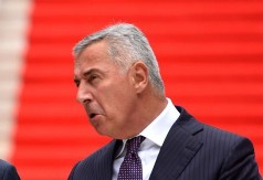 Odbio saslušanje o ubistvima i napadima na novinare: Đukanović pod žestokim kritikama