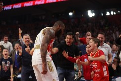 Crvena zvezda srušila lidera Evrolige pred prepunom Arenom