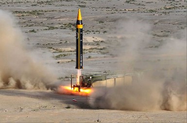 Iranske rakete probijaju „Gvozdenu kupolu“, gori Persijski zaliv