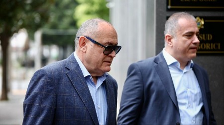 LUKSUZ NA RAČUN DRŽAVE: Simović na sudu branio svoju suprugu prevodioca