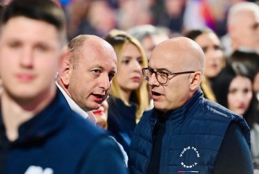 Milan Knežević među 70.000 ljudi na mitingu SNS-a u Beogradu