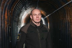 Dok vojnici ginu, ukrajinski komandant uživa u Dubaiju