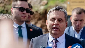 Ministar Radunović najavljuje stanove od 1.000 evra, opozicija tvrdi: „Prvoaprilska prevara“