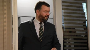 Profesor Antić: Rektor Đokić ne umije da upravlja ni zgradom, kamoli Univerzitetom