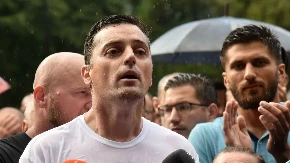 IMA LJUDI: Direktor škole u Plužinama odbio obavezni logo „Da je vječna“