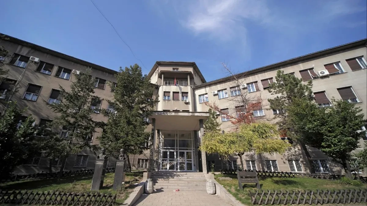 Incidenti na Medicinskom fakultetu: Izbori za studentski parlament okončani uz blokadu i intervenciju policije