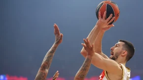 Crveno-bijeli gaze ka doigravanju: Pariz nokautiran u Beogradu