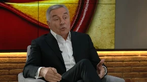 Đukanović ponovo brani sebe pod firmom odbrane Crne Gore
