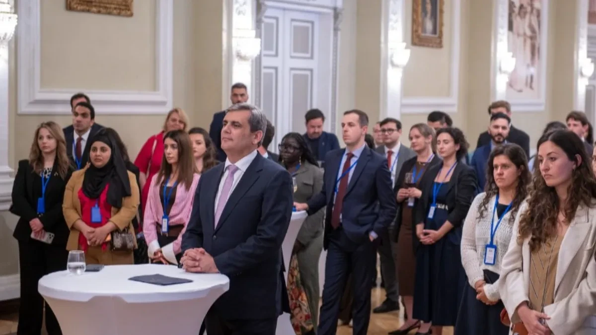 Ljetnja škola diplomatije izmještena iz Berana na Cetinje zbog trobojke
