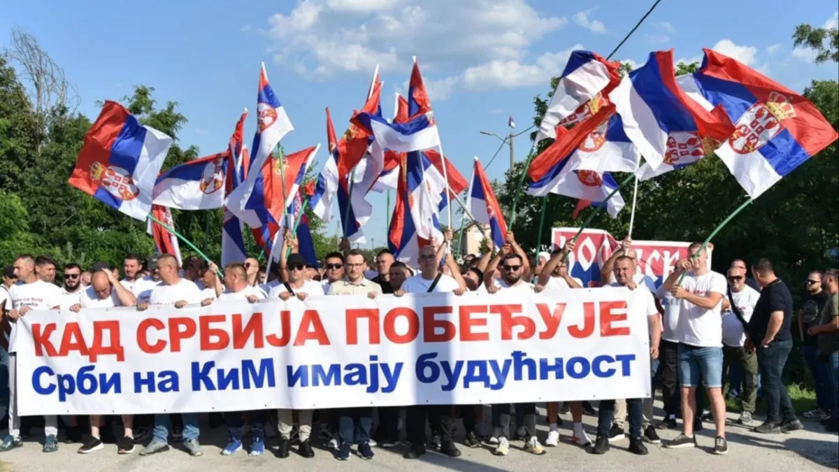 „Srbija jedna porodica”: Danas veliko narodno sabranje ispred Skupštine
