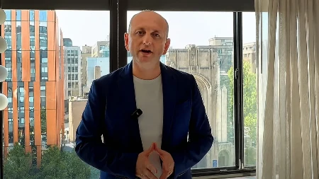 Knežević iz Vašingtona: Rekonstrukcija Vlade je politička trgovina i podjela plijena