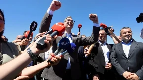 Vučić pozvao blokadersku listu da unaprijed prizna izborne rezultate