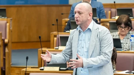 KNEŽEVIĆ IZAZVAO SPAJIĆA: Ako dokažeš da nisi bio rezervista Vojske Srbije, napuštam politiku!