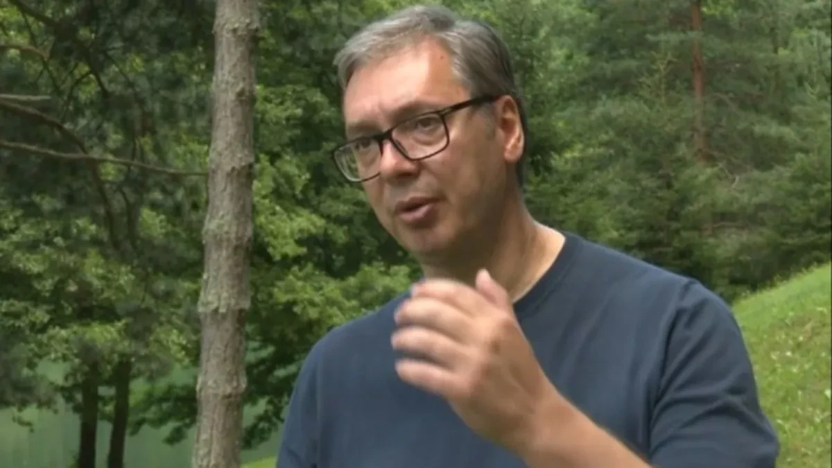 Vučić: Ne znam o čemu bih razgovarao sa Andrijom Mandićem, Srbi iz Crne Gore neka vide ko je uz njih