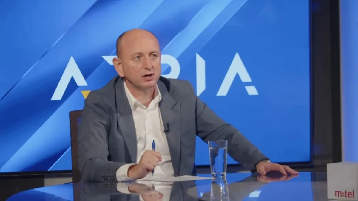 Knežević: Moj patrijarh je Porfirije, niko ne može biti patrijarh umjesto patrijarha