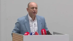 Knežević na tribini u Beogradu: Srbi iz Crne Gore pod jedan barjak 25. oktobra