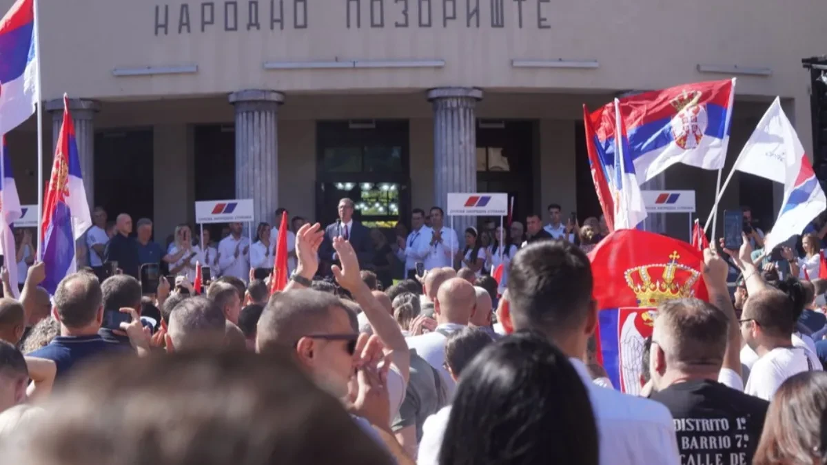 Vučić: Srbiji politiku ne smiju da vode strane službe
