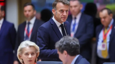 Makron traži zabranu društvenih mreža za mlađe od 15 godina u cijeloj EU